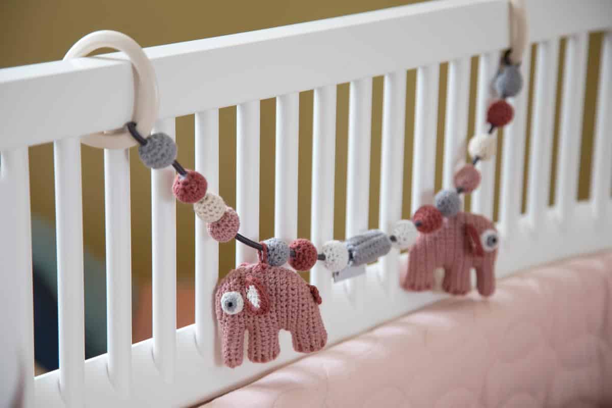 Häkel-Kinderwagenkette, Fanto der Elefant, blossom Häkel-Kinderwagenkette, Fanto der Elefant, blossom
