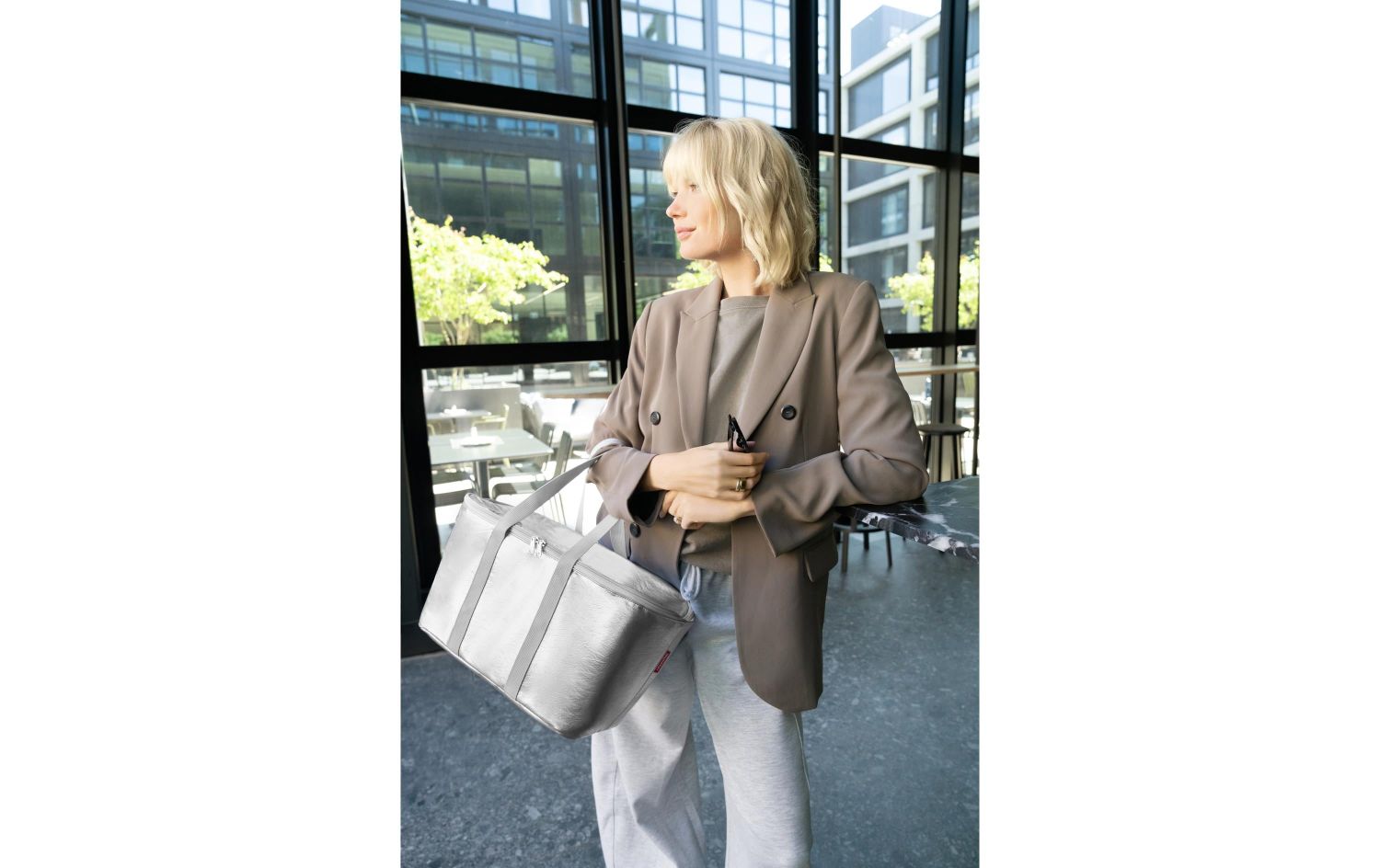 Blazer, Taillierte Blazer, Beige Blazer, Große Tragetasche, Grau Jeans