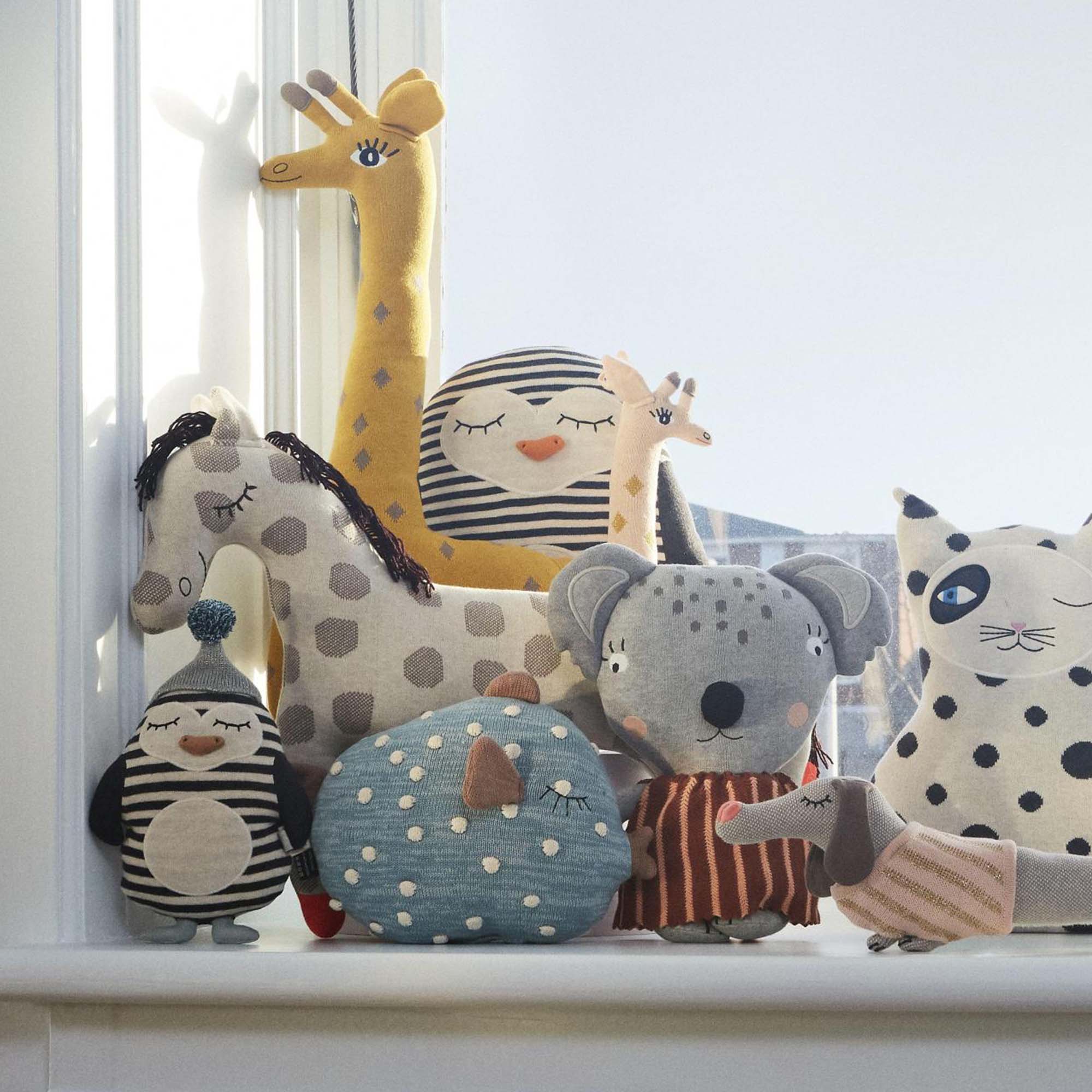 Dekoration für Zuhause, Kissen, Plüsch, Fensterbank