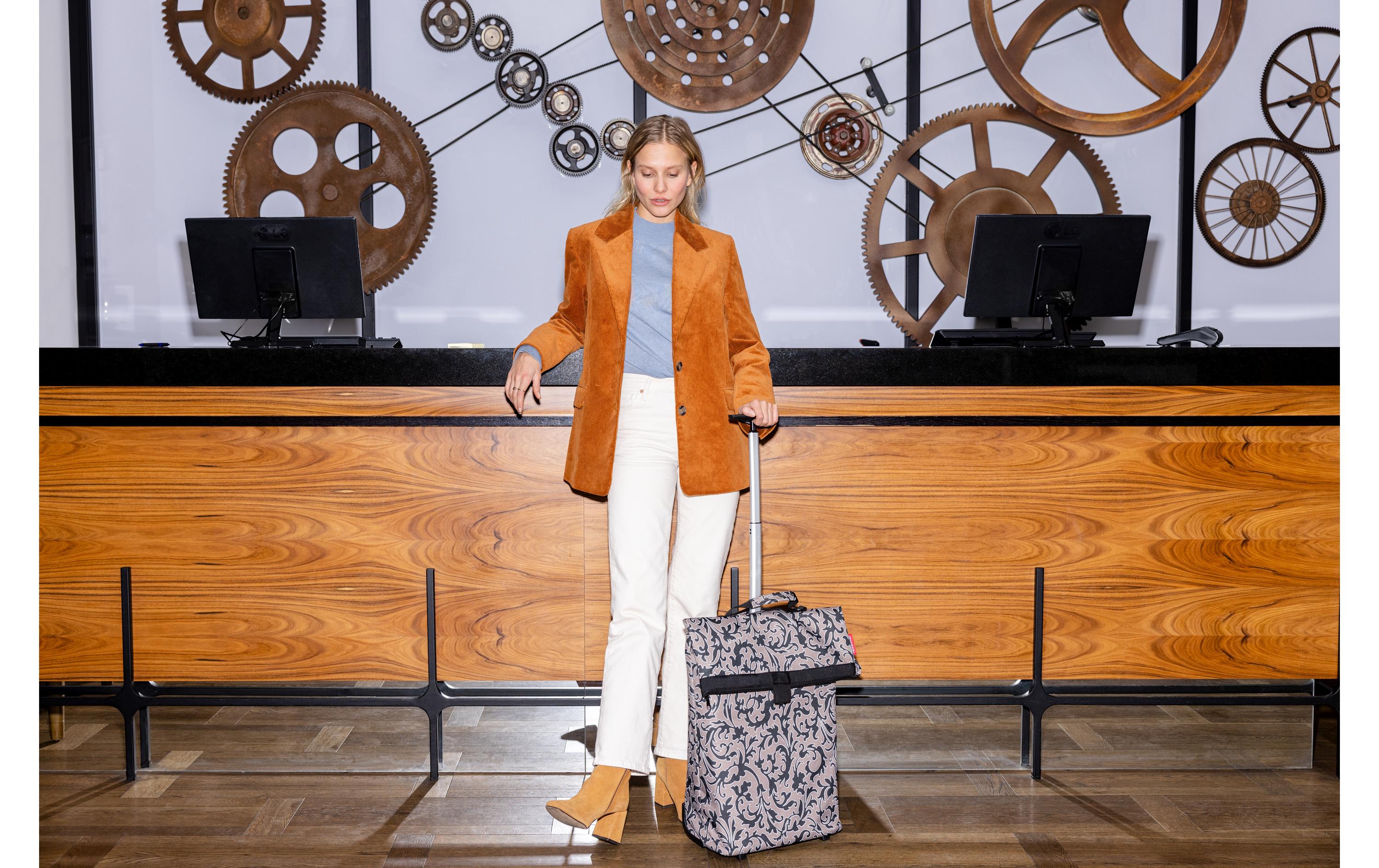 Innenarchitektur, Blazer, Handtasche, Holz, Sperrholz