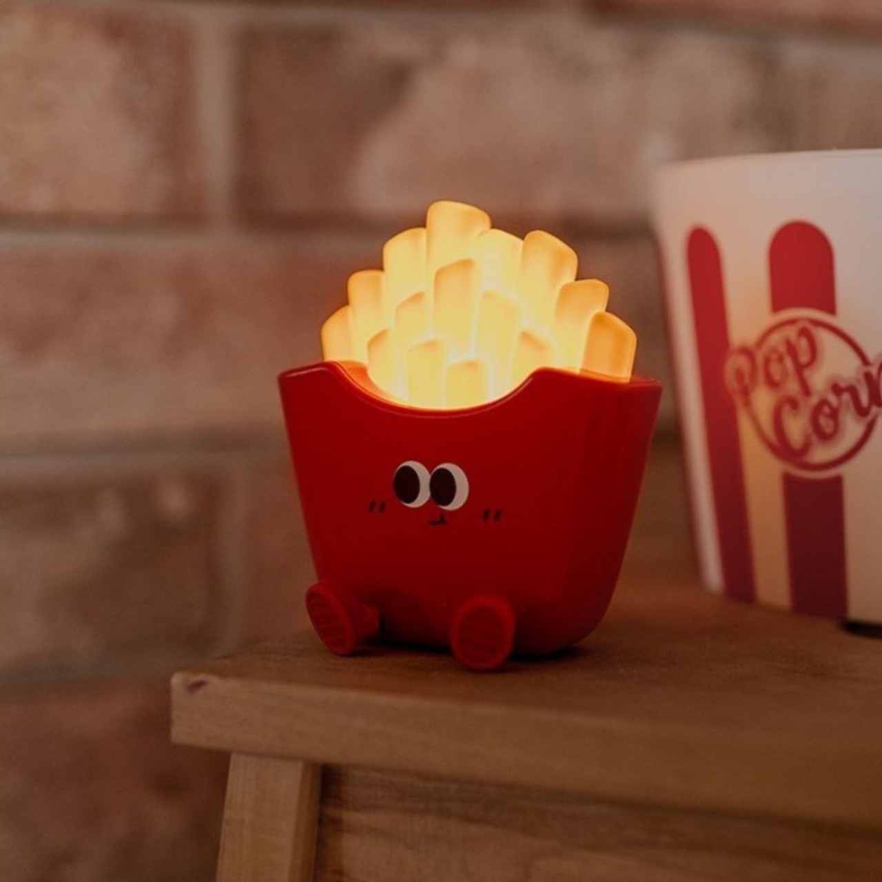 Pommes, Licht, Snackbehälter, Spielzeugfigur, Rot