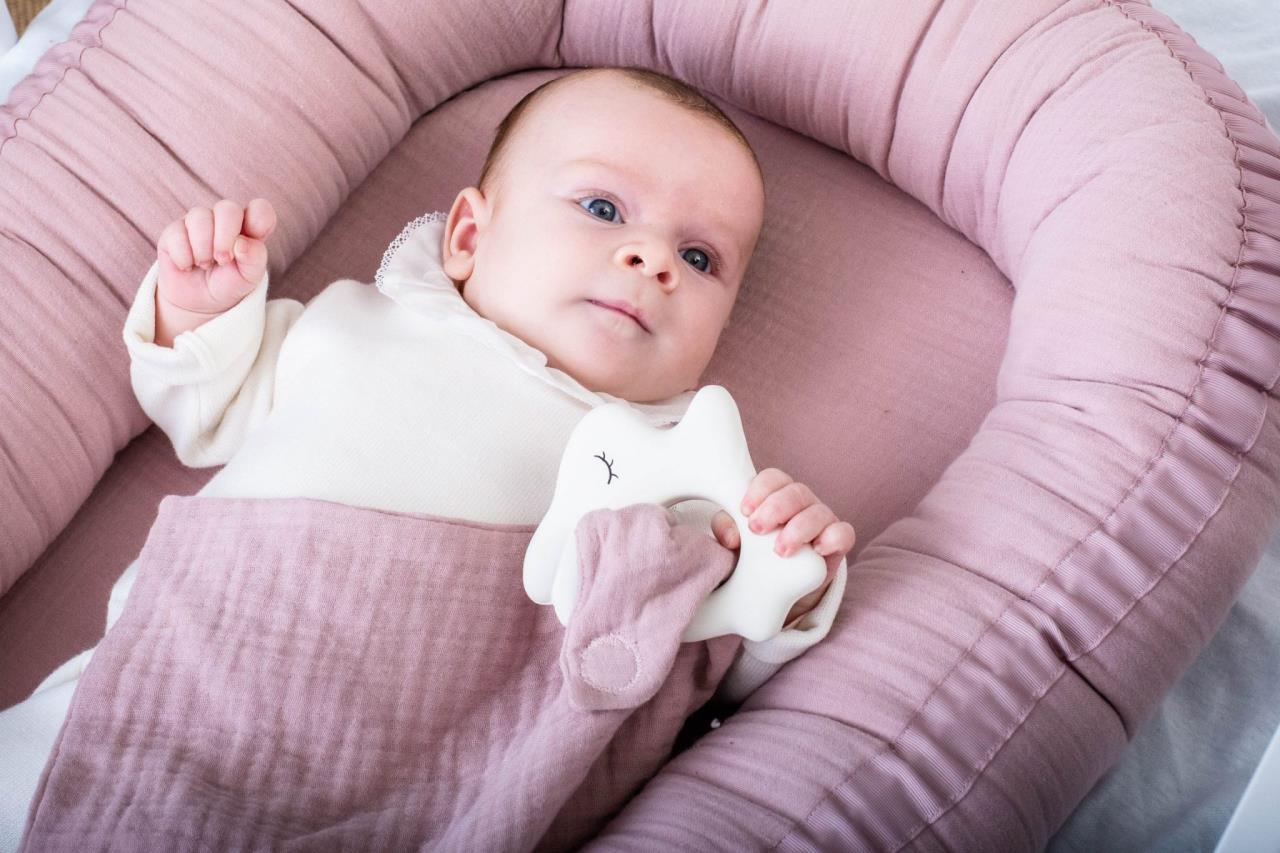 Kautschukhase mit Muslin, rosa
