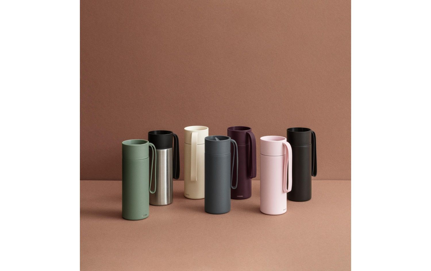 Termomaker, isolierte Flasche, Edelstahl, Reisebecher, Farbenvielfalt, Thermobecher, Kaffeethermobecher, Verschiedene Farben, Stoff-Trageband, Auslaufsicher, Thermosflasche, Vakuumflasche, Edelstahl, Tragegriff, Mehrfarbig