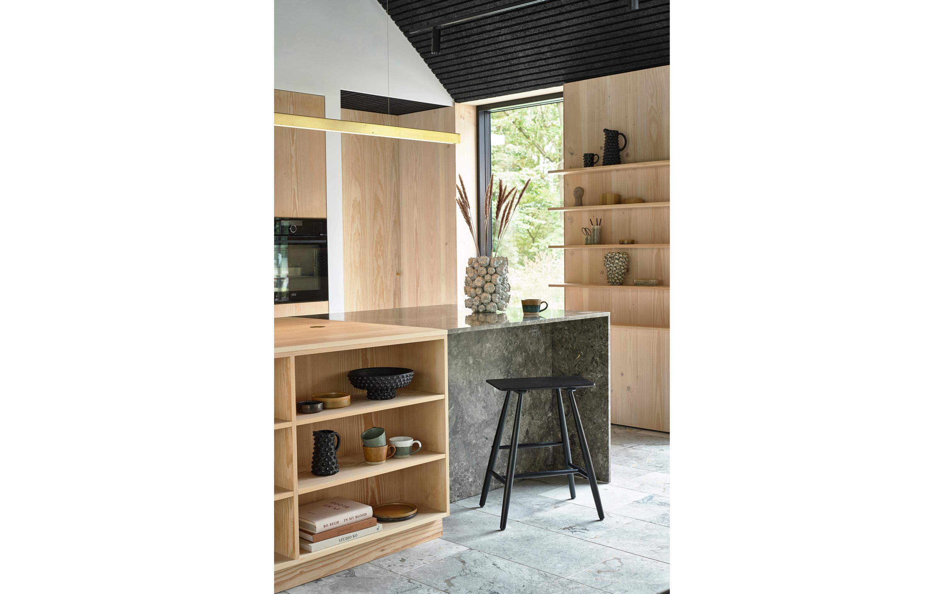 Drinnen, Innenarchitektur, Paneele aus Holz, Mobiliar