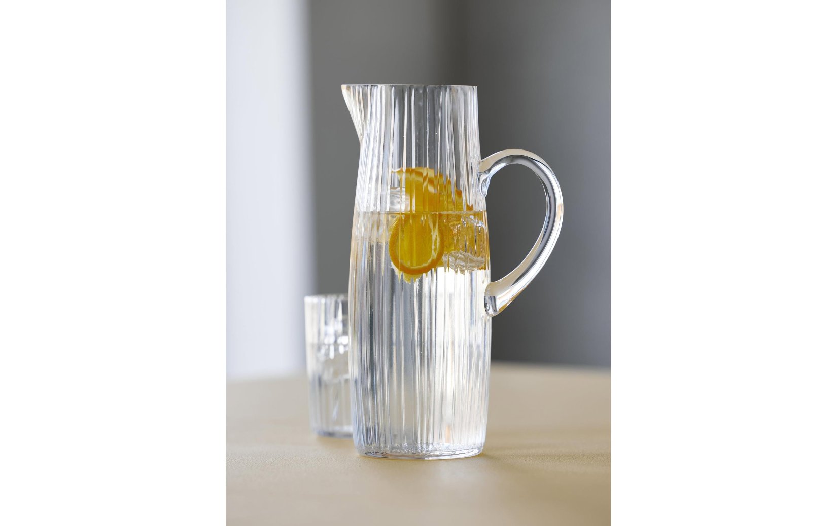 Glas, Karaffe, Wasser, Zitrone, Kreiselmuster