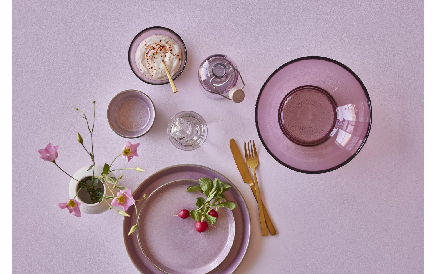 teller, geschirr, gläser, rosa farben, musterlos