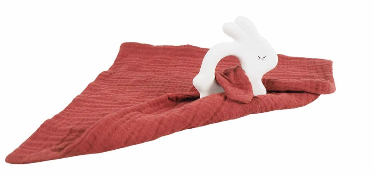 Kautschukhase mit Muslin, rot