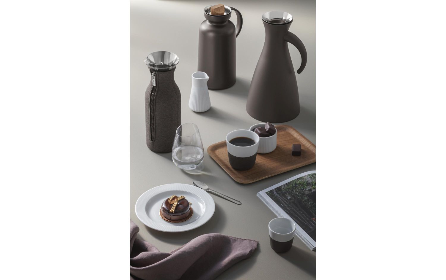 Pokal, Tabelle, Krug, Teller, Brunch, Tabelle, Tasse, Krug, Brunch, Teller, Brunch, Essen, Tabelle, Tasse, Krug