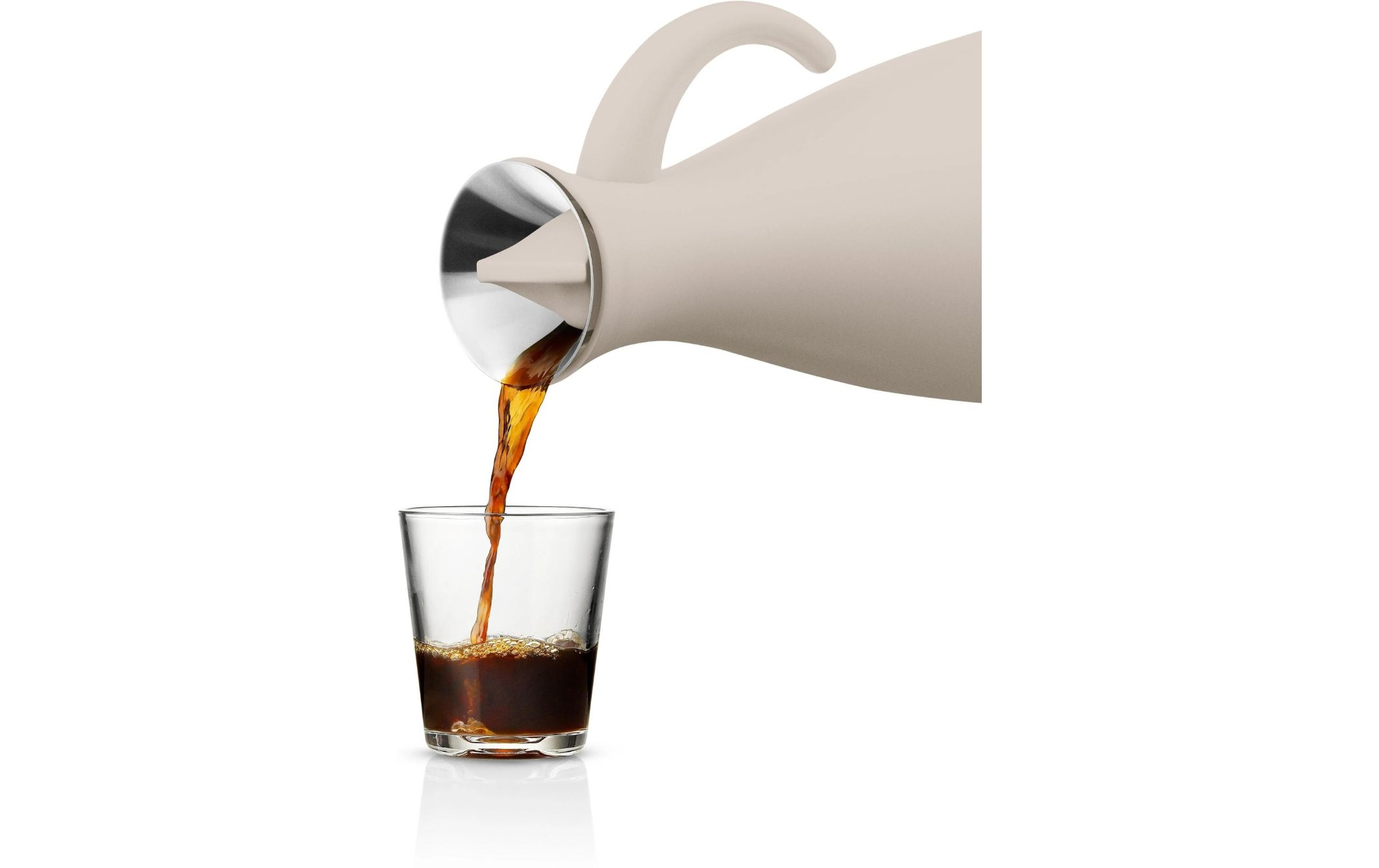 Kaffeemaschine, Kaffeemaschine mit Filter, Karaffe, Becher, Kaffee