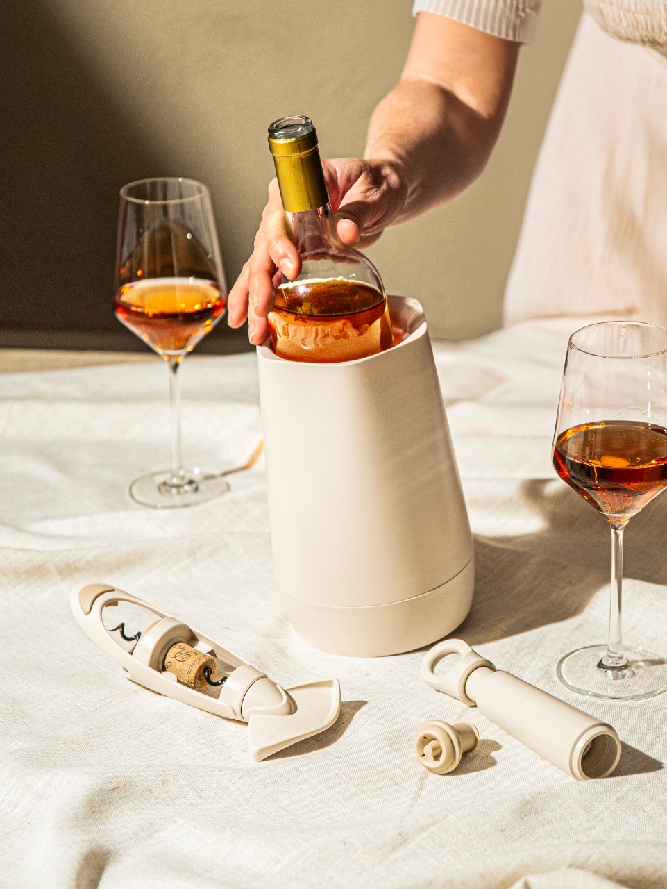 Wein, Weinflasche, Korken, Gläser, Weinöffner