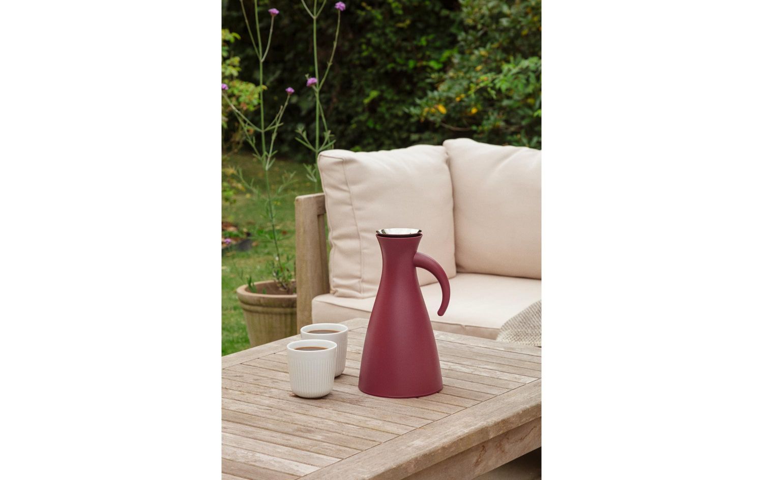 Kaffeekanne, Karaffe, Gartenmöbel, Tischdeko, Rot